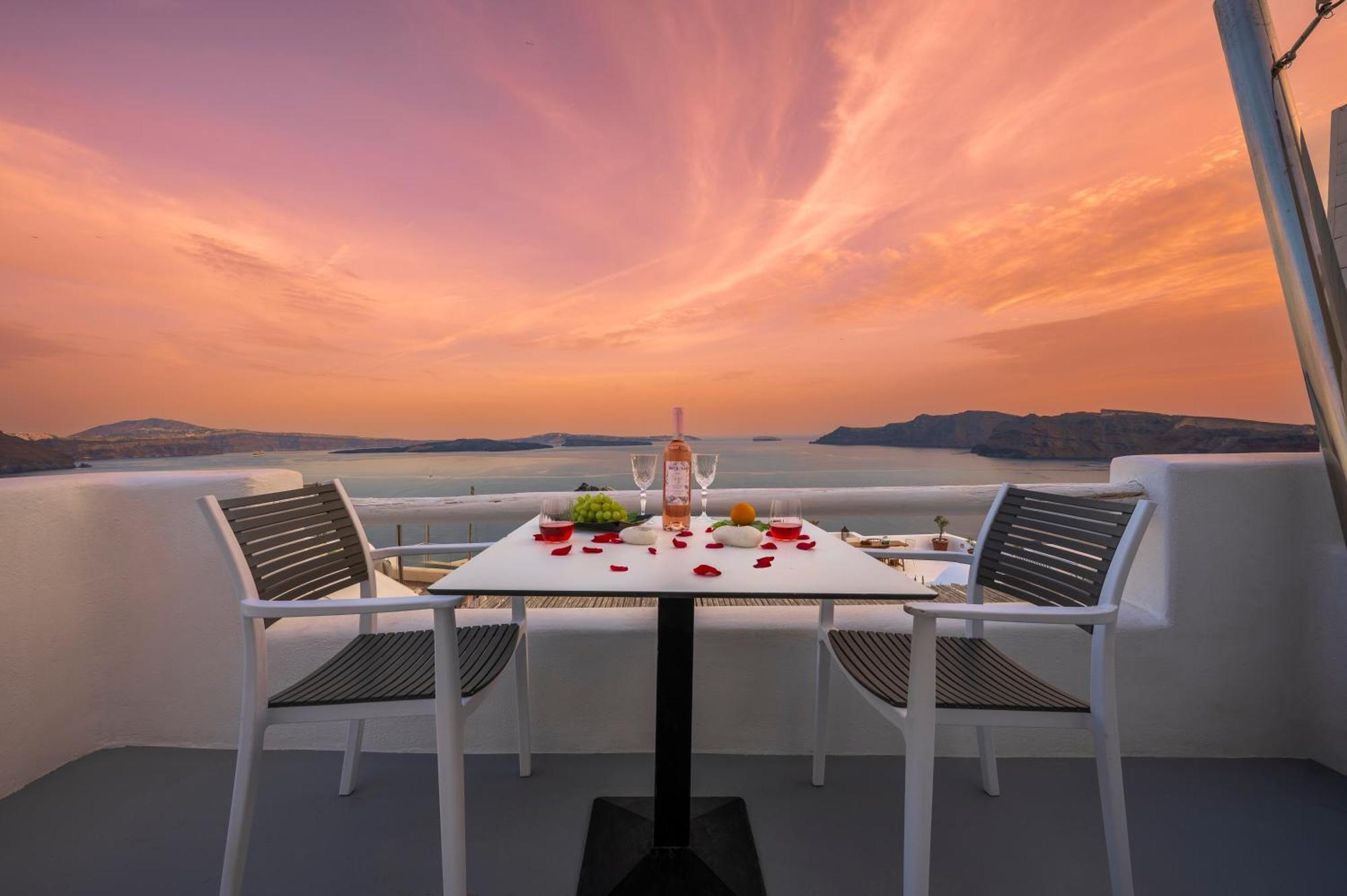 Diamond Luxury Suites Collection Oia  Room photo